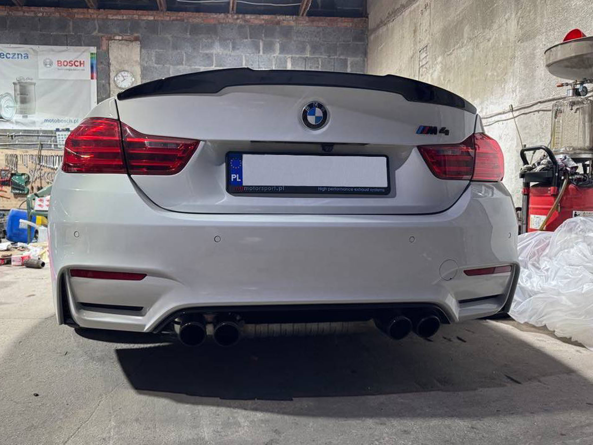 m4 tyl pod. mechanik samochodowy Wieruszów Szwagry Garage